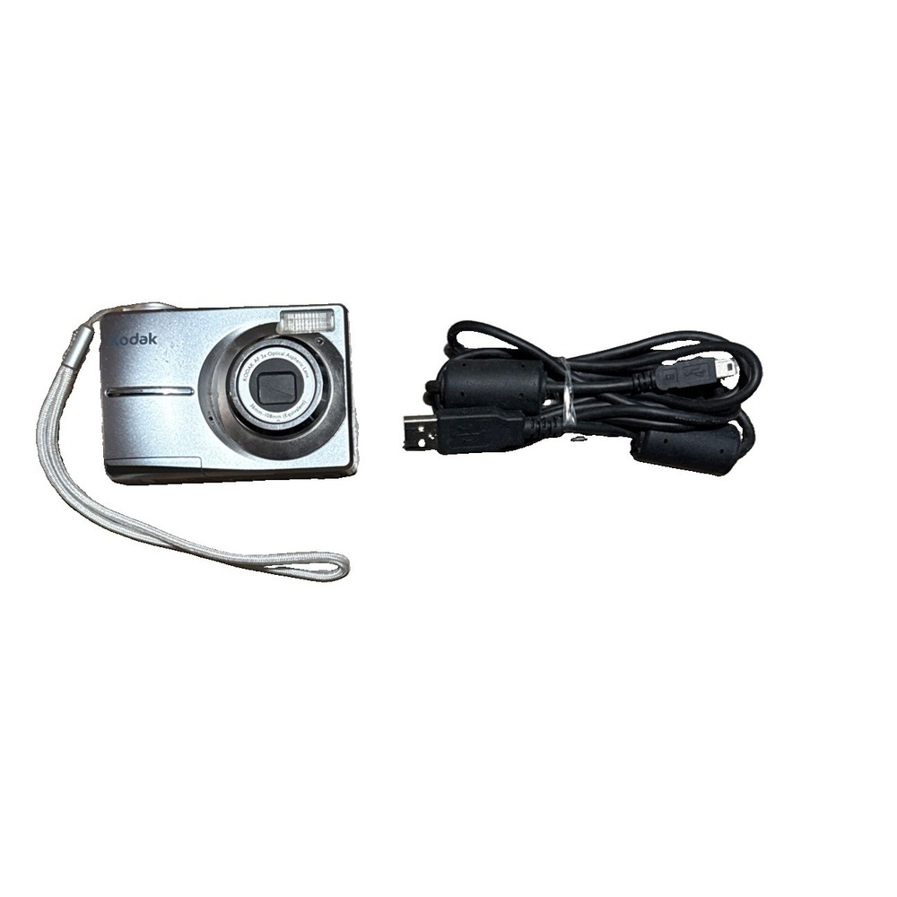 Kodak EasyShare C813 8.2MP Digital Camera 3x Optical Zoom Silver Tested Clean